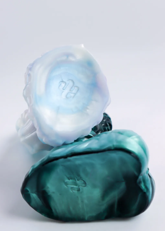 Upgrade to Suction Cup Base, Strong, Sleek & Hands-Free Play