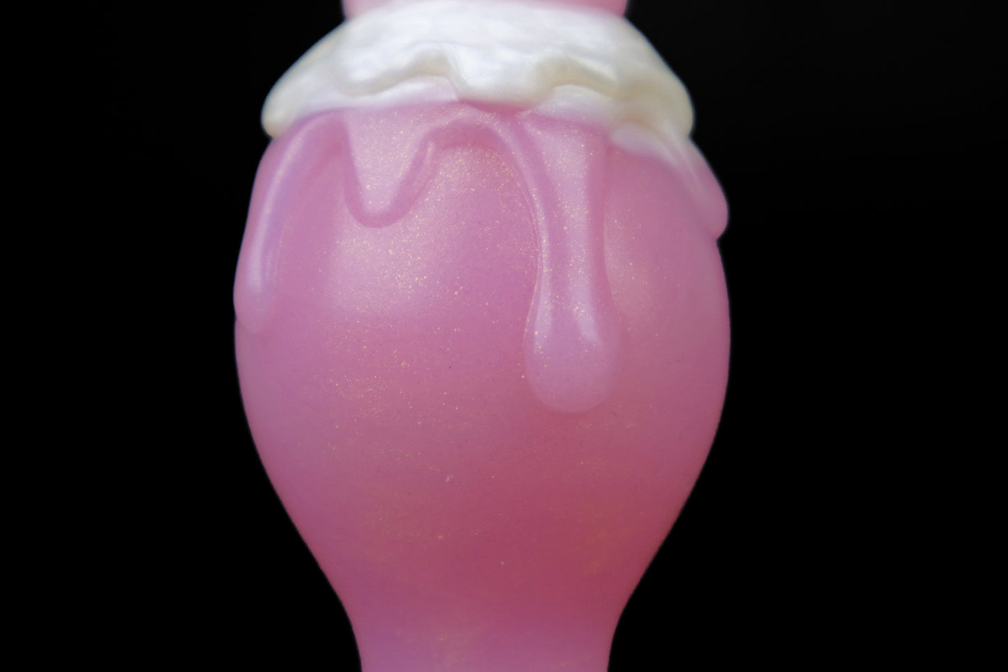 Master4Fancy Dunbi anal plug in soft pink color, front view, dessert-inspired beginner-friendly design,cup detail