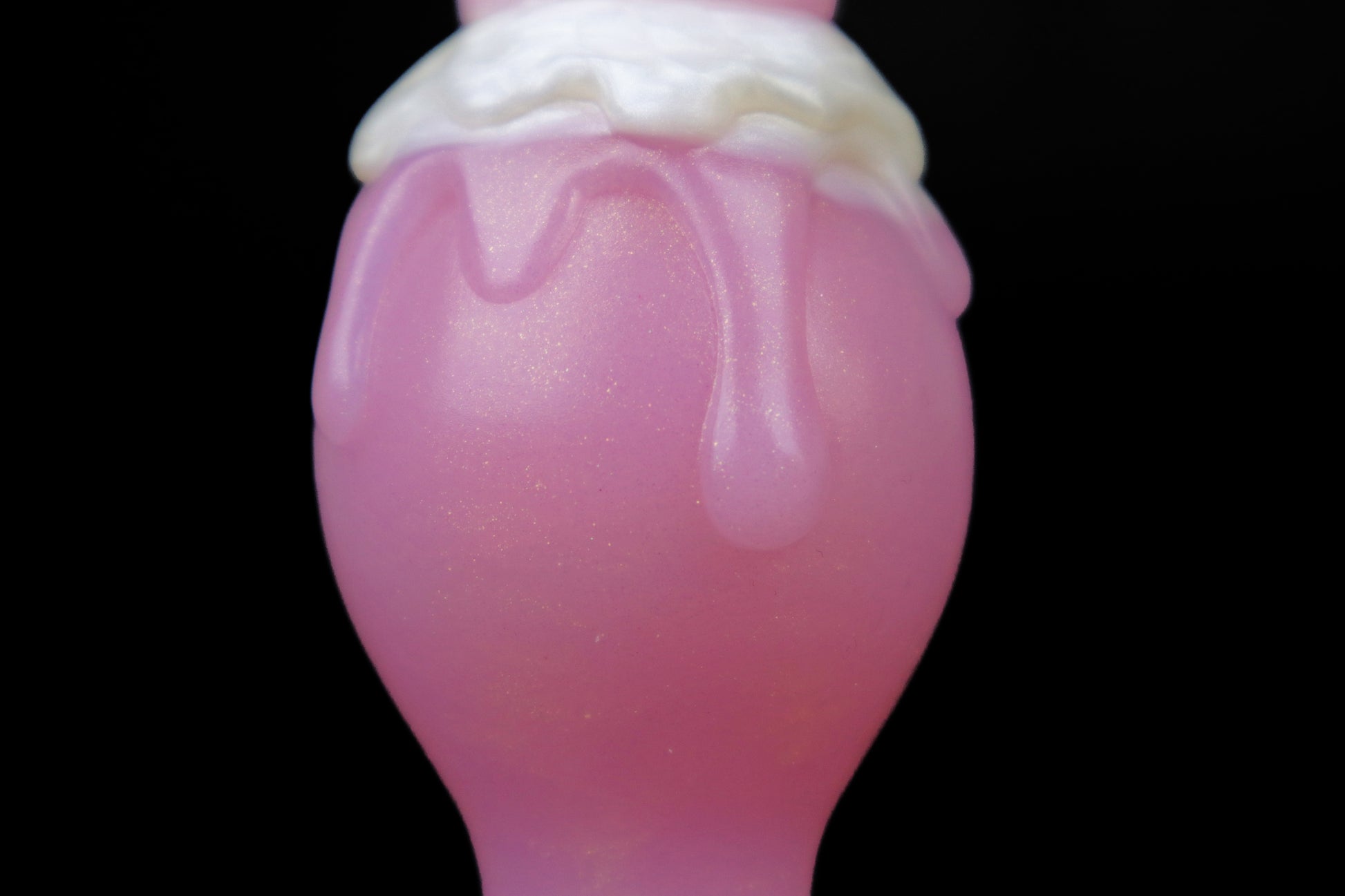 Master4Fancy Dunbi anal plug in soft pink color, front view, dessert-inspired beginner-friendly design,cup detail